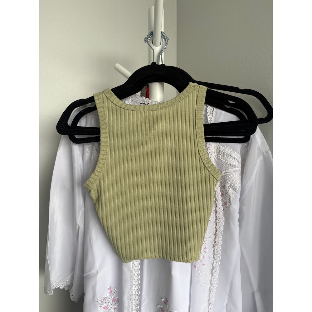 Cropped Ribbed Tank - Picture 2 of 3